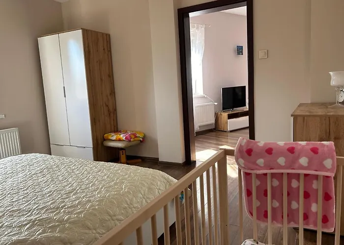 Apartament Bobrzanska - 4 Bedrooms Sypialnie
