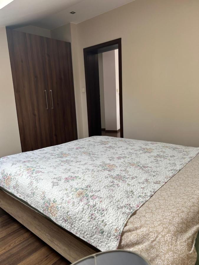 Apartment Bobrzanska - 4 Bedrooms Sypialnie *