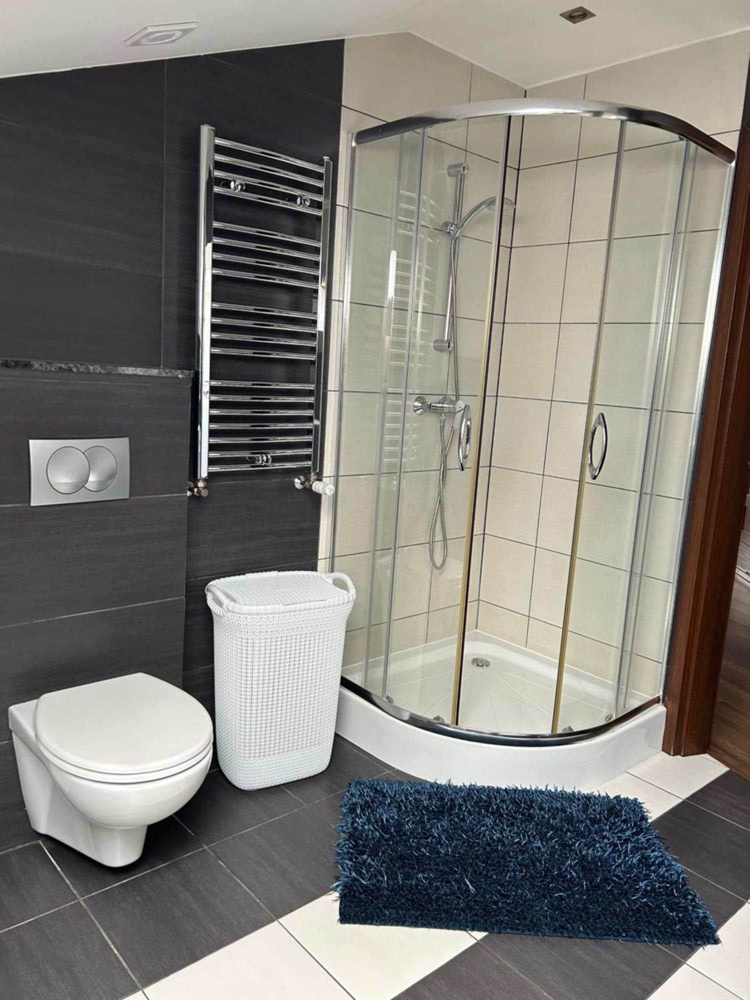 Bobrzanska - 4 Bedrooms Sypialnie *