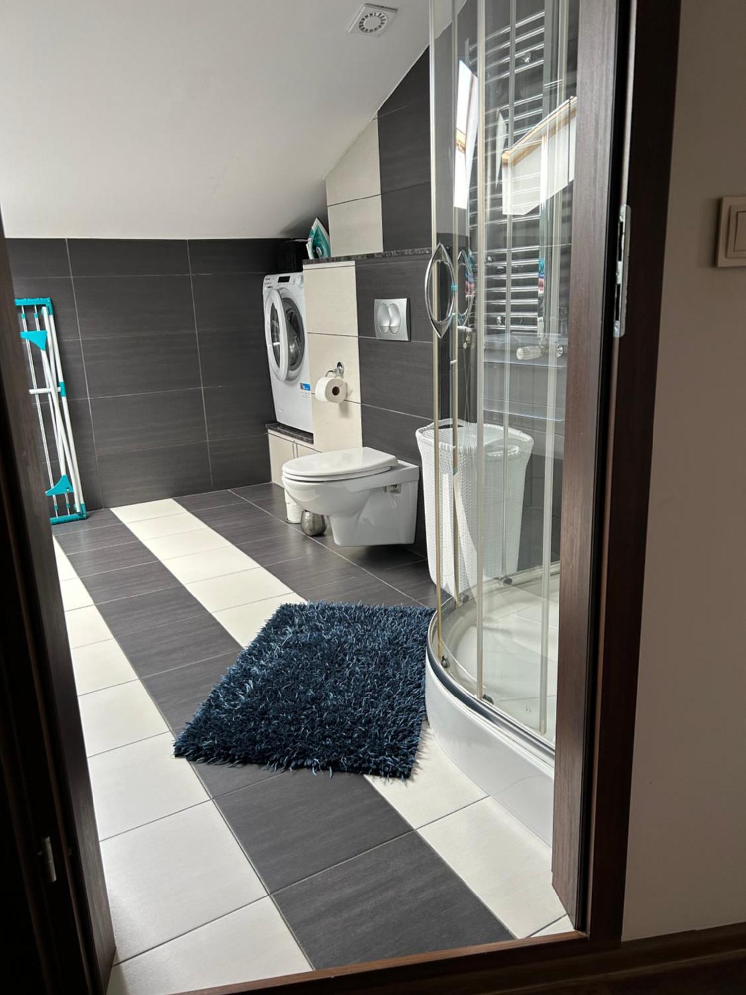 Apartment Bobrzanska - 4 Bedrooms Sypialnie *