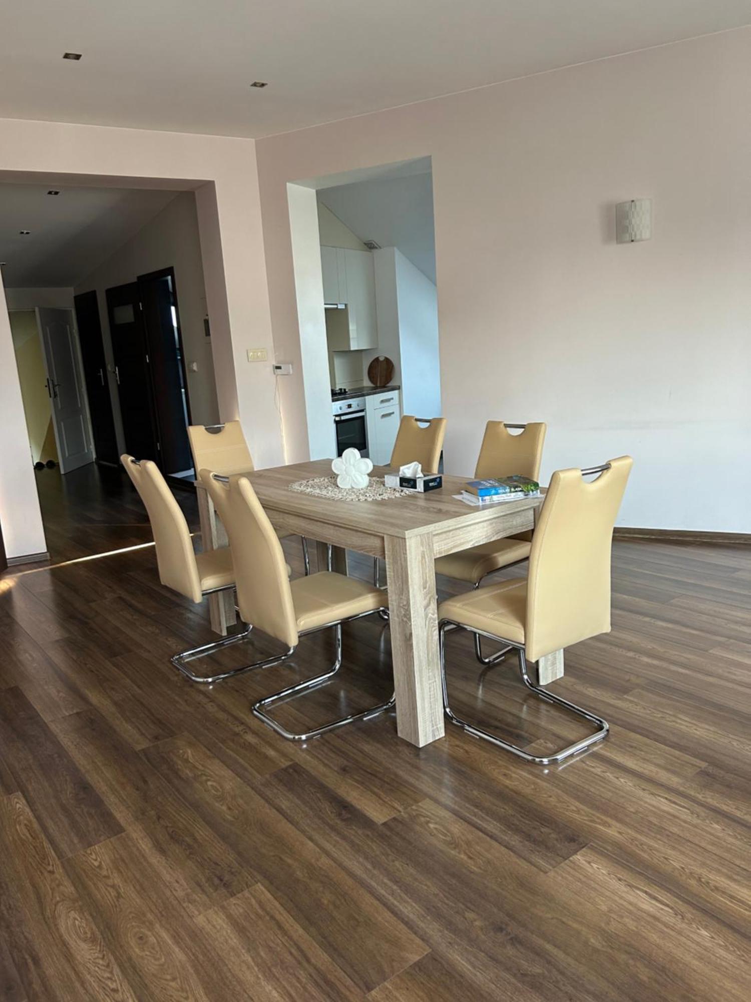 Bobrzanska - 4 Bedrooms Sypialnie Swidnica (Lower Silesia)